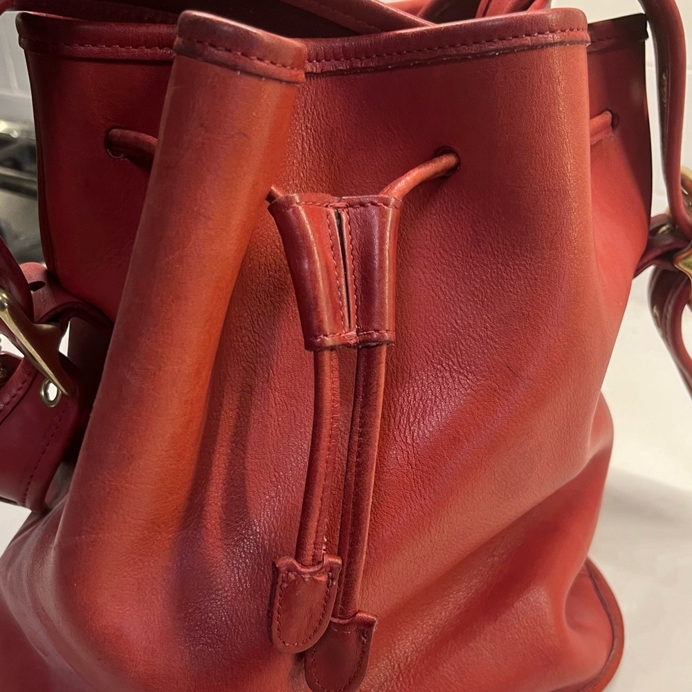 Vintage COACH Lula’s Bucket Bag